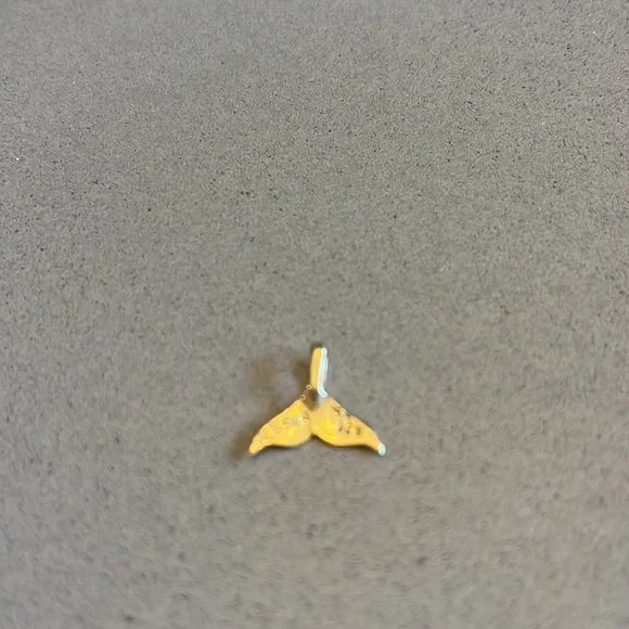 Whale Tail Pendant 14K Gold - Picture 3 of 3